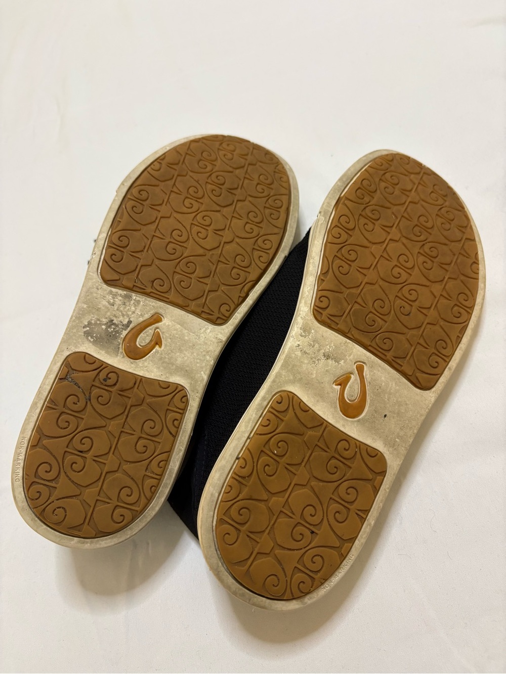Olukai Pehuea Li Black Sneakers Women’s Size 7.5 Comfort Walking Shoes - Picture 10 of 14